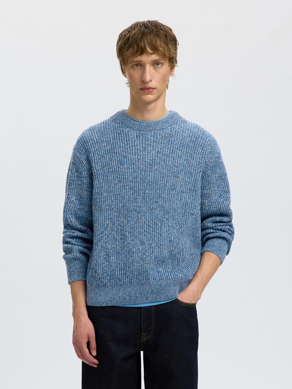 model_shot-front